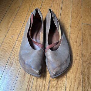 Cydwoq Pointed Toe Cross Strap Leather Flats Sz 40